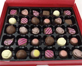 אמרונה רד 30 פרלינים