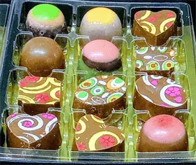 מארז 12 פרלינים