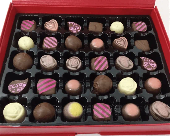 אמרונה רד 30 פרלינים