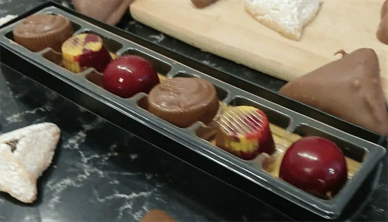 אמרונה אישי 6 פרלינים